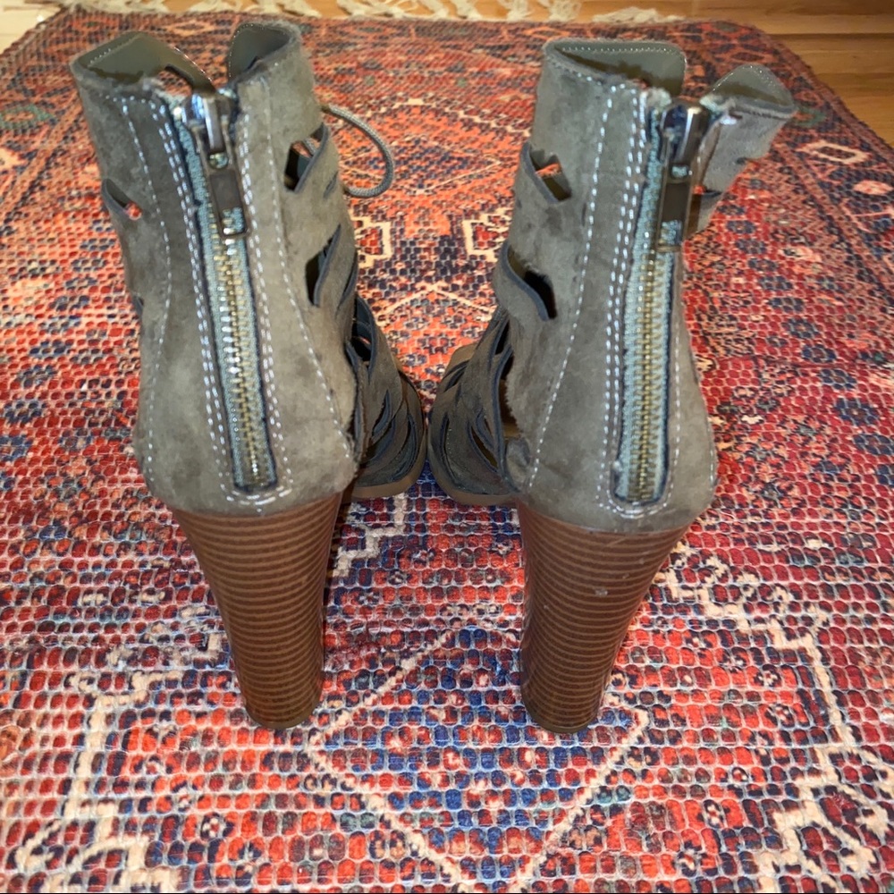SPRING olive heels - Picture 3 of 6
